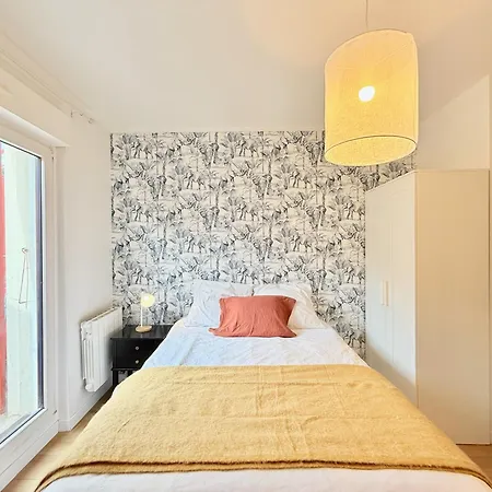 M094 Joli Avec Balcon Apartment *